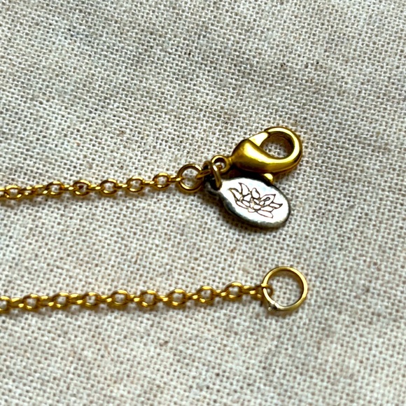 Satya Jewelry Peacock Medallion Necklace Gold Spirit - Picture 7 of 9